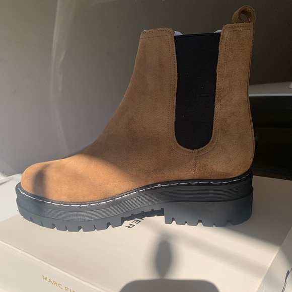 NEVER BEEN WORN, Marc Fisher Women’s Padmia Lug Sole Chelsea Boots - Picture 1 of 3